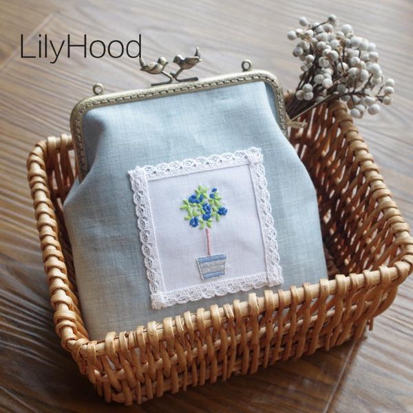 french countryside linen embroidery sling bag female handmade vintage clasp small messenger bag lady shabby chic cellphone purse
french countryside linen embroidery sling bag female handmade vintage clasp small messenger bag lady shabby chic cellphone purse
