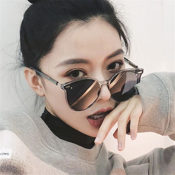 new sunglasses men and women retro round frame sunglasses fashion trend v brand net red, White;black
new sunglasses men and women retro round frame sunglasses fashion trend v brand net red, White;black