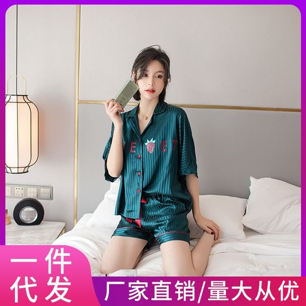 2020 summer new printed strawberry bat sleeve shorts casual women's pajamas clothes strawberry home clothes fashion home wear, Black;brown
2020 summer new printed strawberry bat sleeve shorts casual women's pajamas clothes strawberry home clothes fashion home wear, Black;brown