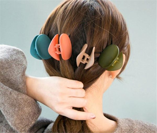 new beuty fashion design women hair claw solid color hair crab retro square scrub hair clips, Black;brown
new beuty fashion design women hair claw solid color hair crab retro square scrub hair clips, Black;brown