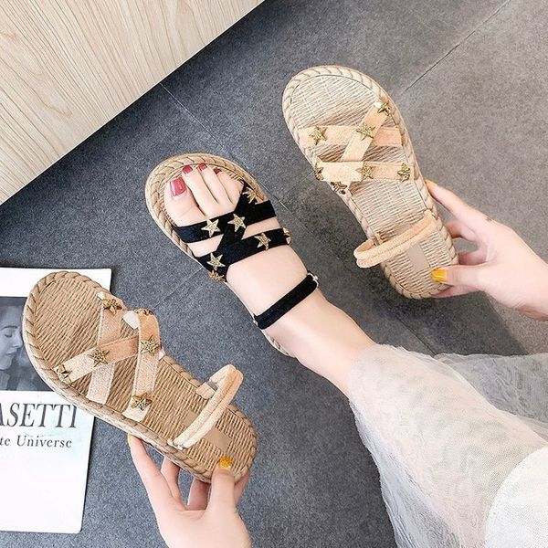 year 019 with flat ping bottom woman shoes sandals toe two clothes rivet non-slip five-pointed star 
year 019 with flat ping bottom woman shoes sandals toe two clothes rivet non-slip five-pointed star