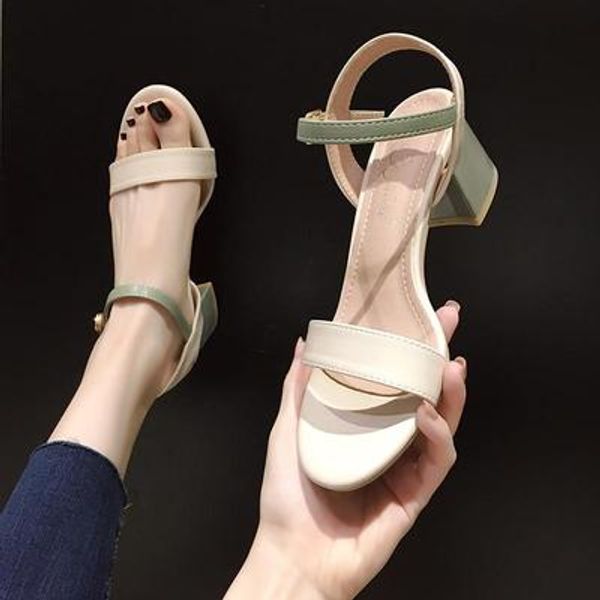2020 summer new fashion all-match mid-heel buckle with thick heel large size female sandals, Black
2020 summer new fashion all-match mid-heel buckle with thick heel large size female sandals, Black