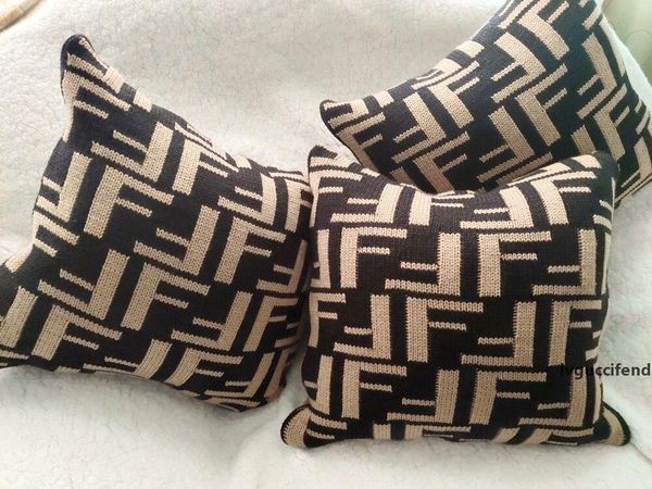 luxury designer brand classic 1.4kg knit signage f bedding blanket indoor blanket outdoor warm shawl pillowcase cushion cover 45*45cm new
luxury designer brand classic 1.4kg knit signage f bedding blanket indoor blanket outdoor warm shawl pillowcase cushion cover 45*45cm new