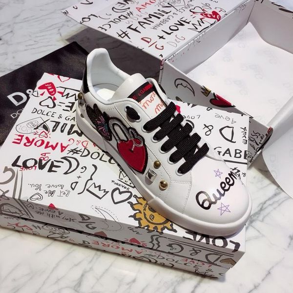 2020x new trend embroidered leather casual shoes outdoor men and women casual sports shoes fashion graffiti wild couple shoes, yards 35-451, Black
2020x new trend embroidered leather casual shoes outdoor men and women casual sports shoes fashion graffiti wild couple shoes, yards 35-451, Black