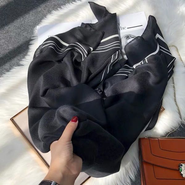 french black white frame cotton and linen hand cotton scarf women's season korean all-match rampant black scarf shawl dual-purpose, Blue;gray
french black white frame cotton and linen hand cotton scarf women's season korean all-match rampant black scarf shawl dual-purpose, Blue;gray
