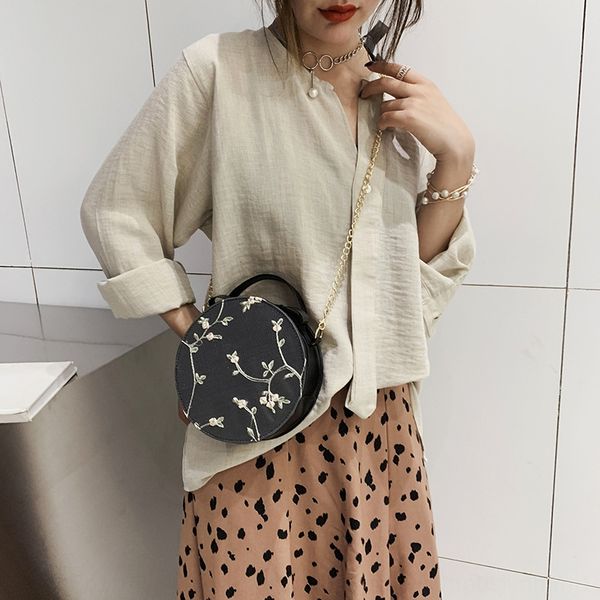 2020 new package postman package shoulder postman fashion lace women's fashion all-match chain shoulder bag women's messenger bag, White
2020 new package postman package shoulder postman fashion lace women's fashion all-match chain shoulder bag women's messenger bag, White