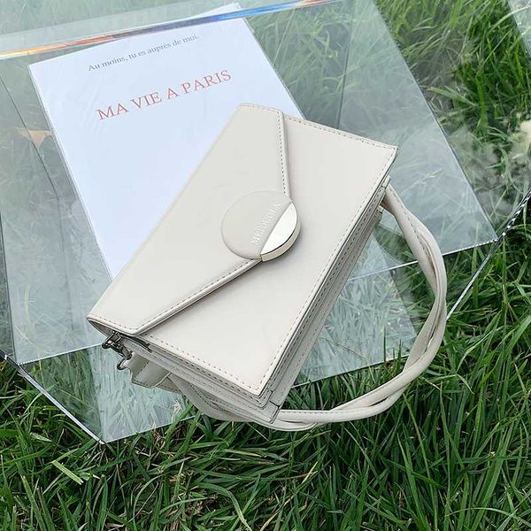 french design fashion square armpit bag handbag & elegant shoulder bag width 21cm height 16cm thickness 8cm
french design fashion square armpit bag handbag & elegant shoulder bag width 21cm height 16cm thickness 8cm