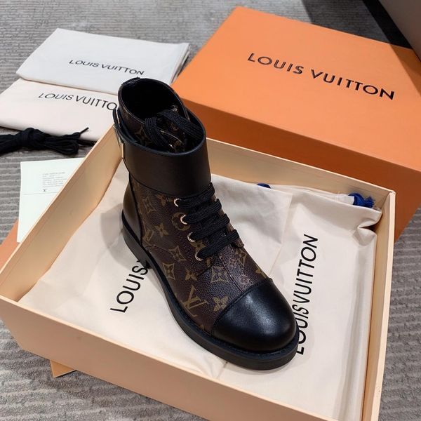 24 designer luxury casual fashion short boots, outdoor casual travel shoes, fast delivery, original box, Black
24 designer luxury casual fashion short boots, outdoor casual travel shoes, fast delivery, original box, Black
