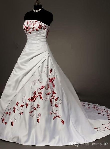 white vintage wedding dress satin court train ball gown bridal dresses lace-up 2021 strapless bride dresses
white vintage wedding dress satin court train ball gown bridal dresses lace-up 2021 strapless bride dresses