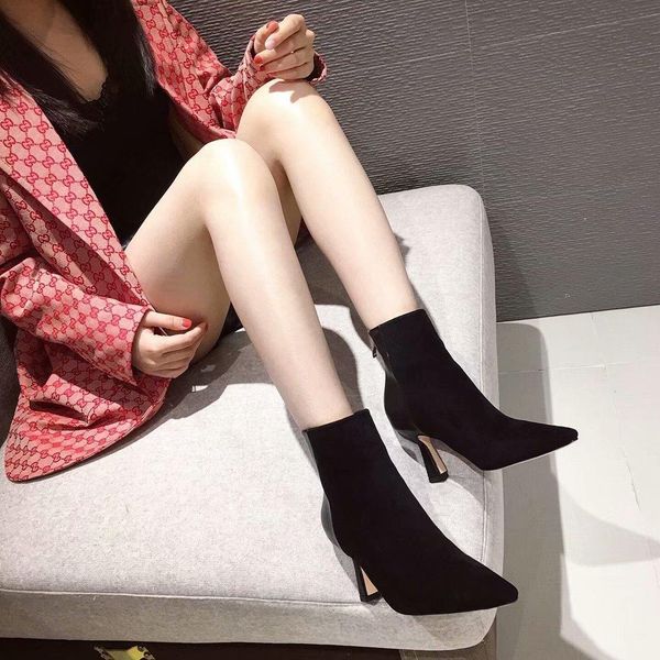 2020d new pointed stiletto heels autumn and winter small high heel boots fashion single boots bare boots shoes, original box packaging
2020d new pointed stiletto heels autumn and winter small high heel boots fashion single boots bare boots shoes, original box packaging
