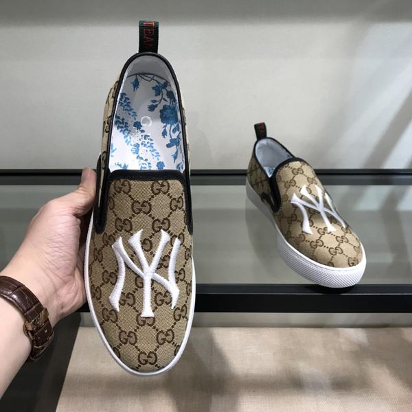 2019s spring new breathable british lok fu shoes one foot men's shoes. fashion sports shoes original box packaging 38-44, Black
2019s spring new breathable british lok fu shoes one foot men's shoes. fashion sports shoes original box packaging 38-44, Black