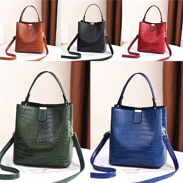 toyoosky crocodile pattern totes with metal handle 2020 new quality pu leather women's handbag wide shoulder strap shoulder bags#548
toyoosky crocodile pattern totes with metal handle 2020 new quality pu leather women's handbag wide shoulder strap shoulder bags#548