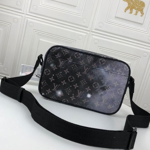 retro trend mens bag sac bandouli ère crossbody bags fast delivery new arrival messenger bags luxury designer men zipper shoulder bag
retro trend mens bag sac bandouli ère crossbody bags fast delivery new arrival messenger bags luxury designer men zipper shoulder bag