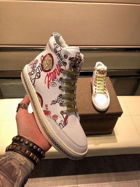 2020r autumn and winter limited edition trend men's shoes high-casual shoes, high-end fashion wild sports shoes, original box deliv
2020r autumn and winter limited edition trend men's shoes high-casual shoes, high-end fashion wild sports shoes, original box deliv