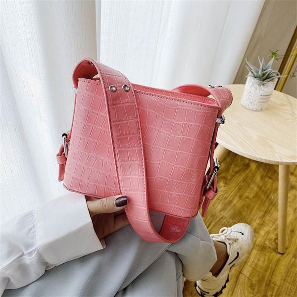 мода камень шаблон высокого качества кожа pu crossbody сумка для женщин плечо сумка luxury широкий наплечный ремень сумка
мода камень шаблон высокого качества кожа pu crossbody сумка для женщин плечо сумка luxury широкий наплечный ремень сумка