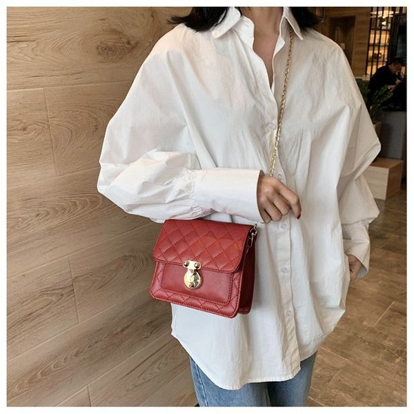 2020 new shoulder bag women's casual fashion korean version of the chain handle handle ladies bag oblique small square
2020 new shoulder bag women's casual fashion korean version of the chain handle handle ladies bag oblique small square