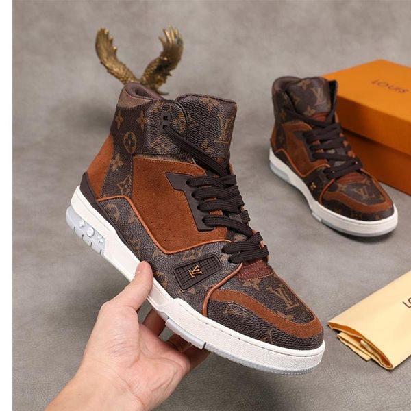 04 men's designer casual sports shoes, luxury trendy travel casual shoes, sports shoes. fast delivery in original box packaging, Black
