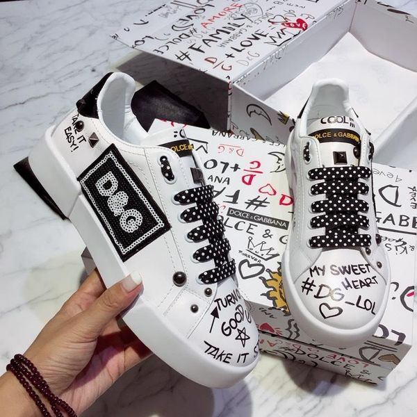 2020 new trend embroidered leather casual shoes outdoor men and women casual sports shoes fashion wild couple shoes, yards 35-45, Black
2020 new trend embroidered leather casual shoes outdoor men and women casual sports shoes fashion wild couple shoes, yards 35-45, Black