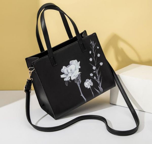 designer women's bag new 2020 diagonal shoulder bag retro printed wild handbag selling
designer women's bag new 2020 diagonal shoulder bag retro printed wild handbag selling