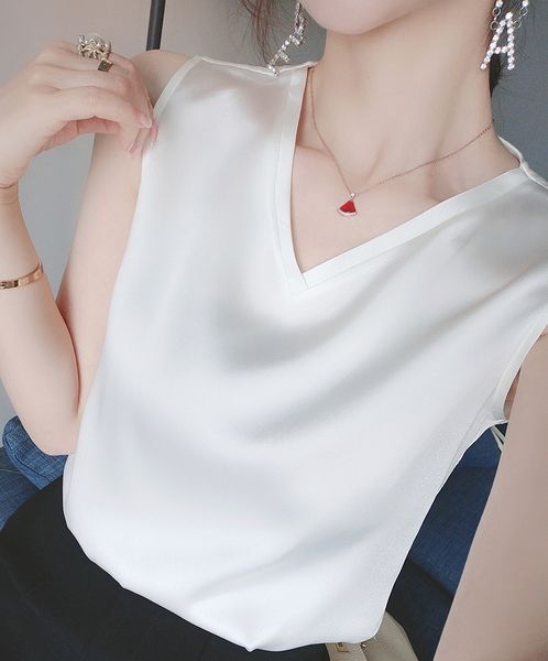 v-neck vest women's large size black loose mulberry new sling silk silk outer wear inner base sleeveless sling, Camo
v-neck vest women's large size black loose mulberry new sling silk silk outer wear inner base sleeveless sling, Camo