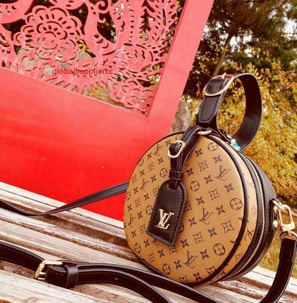 classic shoulder bags women leather tote women handbags crossbody chain clutch - 1300
classic shoulder bags women leather tote women handbags crossbody chain clutch - 1300