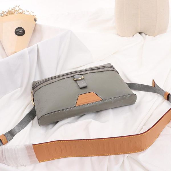 new arrival men bags leather luxury design messenger bag zipper shoulder bags trend style mens shoulder bags with original box
new arrival men bags leather luxury design messenger bag zipper shoulder bags trend style mens shoulder bags with original box