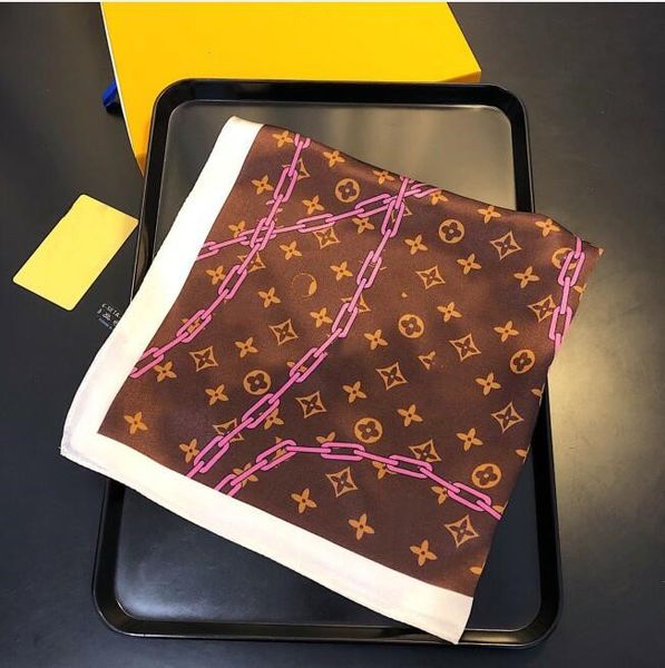 summer designer scarf letter printed silk twill square scarf women designer durag silk hand rolled small bag scarf
summer designer scarf letter printed silk twill square scarf women designer durag silk hand rolled small bag scarf