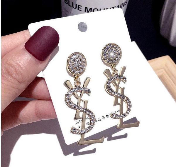 роскошный дизайнер gggearrings темперамент личность mkdesign письма письмо шпилька личности модное темперамент серьги, Silver
роскошный дизайнер gggearrings темперамент личность mkdesign письма письмо шпилька личности модное темперамент серьги, Silver