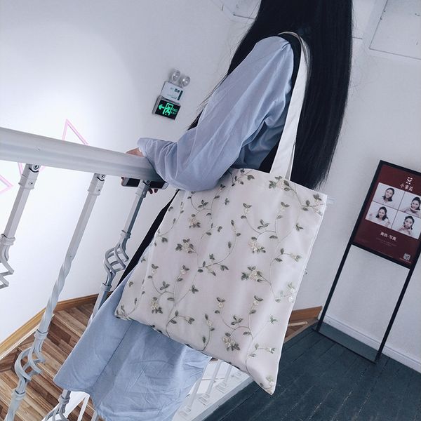 spring/summer 2020 korean version of the new sweet lady flower lace canvas bag female shoulder mobile student big bag japanese
spring/summer 2020 korean version of the new sweet lady flower lace canvas bag female shoulder mobile student big bag japanese