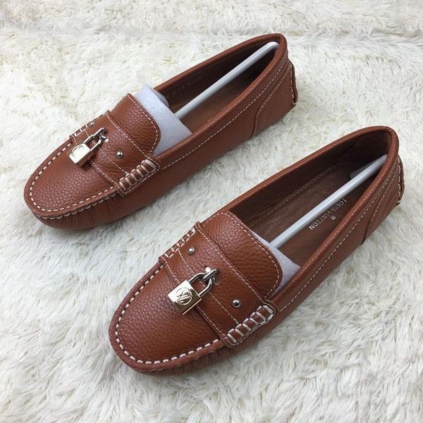 2020y new flat metal letter style casual beanie women's shoes, fashionable high-end wild single shoes, size: 35-411, Black 
2020y new flat metal letter style casual beanie women's shoes, fashionable high-end wild single shoes, size: 35-411, Black