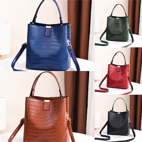 designer bag vintage leather crossbody bags for women travel handbag chain fashion rivet lock small shoulder messenger bags female fl#643
designer bag vintage leather crossbody bags for women travel handbag chain fashion rivet lock small shoulder messenger bags female fl#643