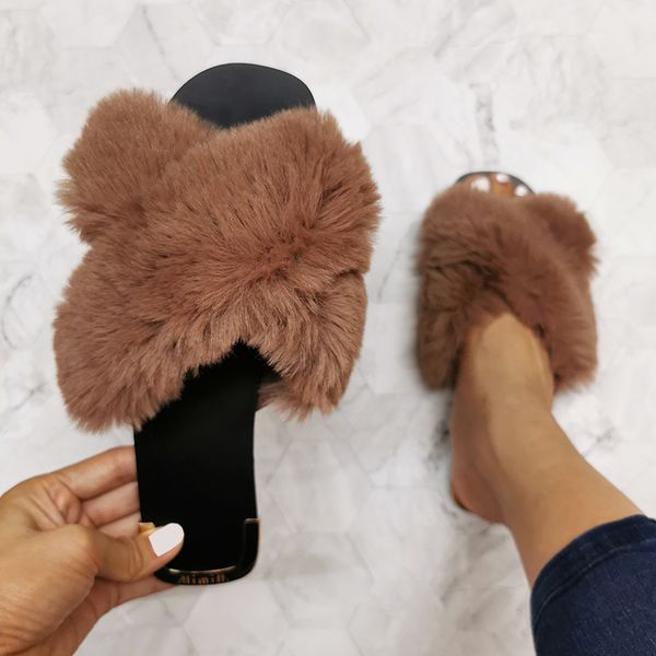 flat with women furry slippers new 2020 autumn fashion female cross with open toe short plush warm fur slippers metal slides, Black
flat with women furry slippers new 2020 autumn fashion female cross with open toe short plush warm fur slippers metal slides, Black