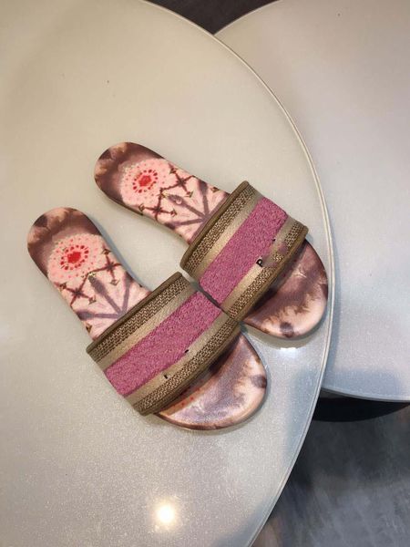 2019 paris luxe designer quite nice summer sandals beach slide slippers ladies flip flops loafers print leather solid color 36-45, Black
2019 paris luxe designer quite nice summer sandals beach slide slippers ladies flip flops loafers print leather solid color 36-45, Black