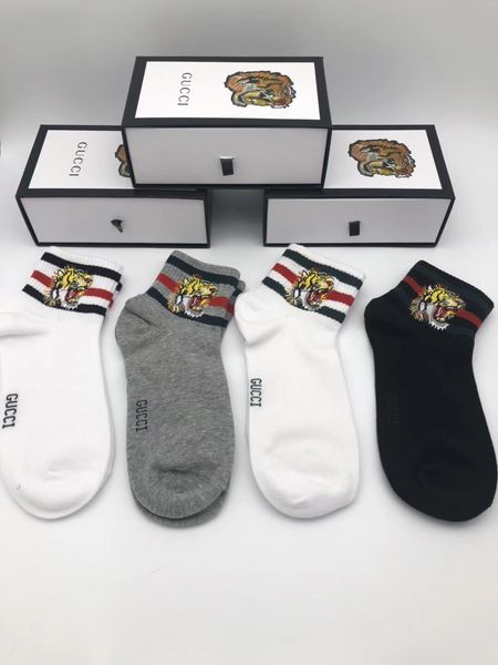4 pair/box animal head mens socks four pairs fashion sports socks wolf embroidery leisure cotton man socks gift box set, Black
4 pair/box animal head mens socks four pairs fashion sports socks wolf embroidery leisure cotton man socks gift box set, Black