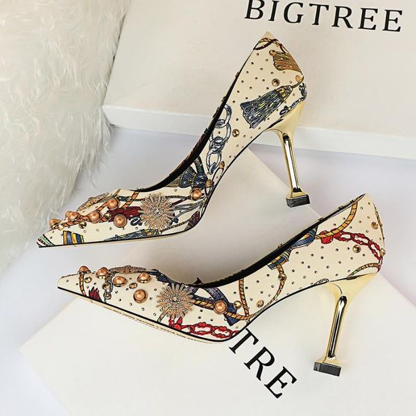 retro european and american style women's shoes fine heel high heel shallow mouth pointed flower satin rhinestone metal decorati, Black
retro european and american style women's shoes fine heel high heel shallow mouth pointed flower satin rhinestone metal decorati, Black
