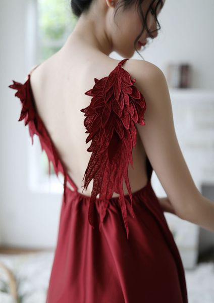 2020 backless crossover strap angel wings nightdress women underwear princess suspenders transparency lace sleepwear, Black;red
2020 backless crossover strap angel wings nightdress women underwear princess suspenders transparency lace sleepwear, Black;red