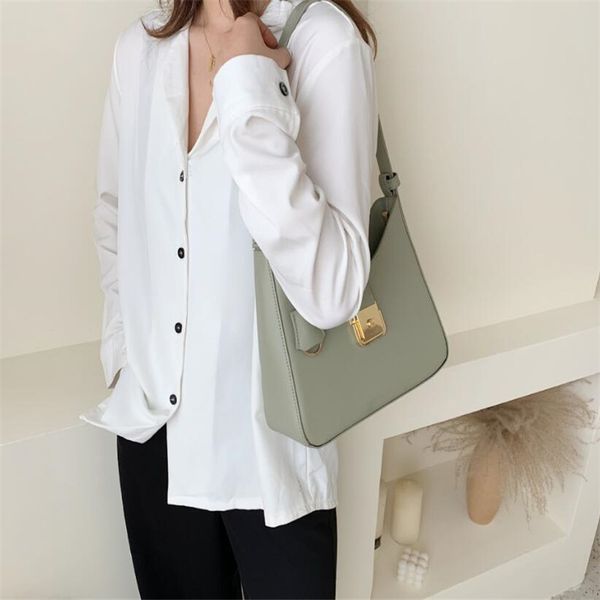2020 new woman canvas woven flower handbag retro shoulder bag messenger bag fashion shopping tote female
2020 new woman canvas woven flower handbag retro shoulder bag messenger bag fashion shopping tote female