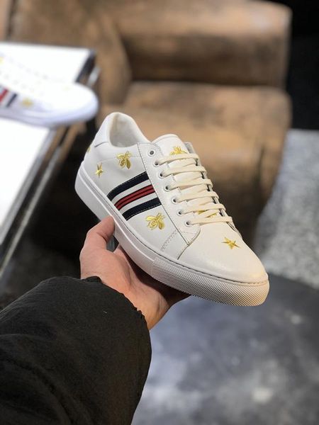 2020 high-quality leather bee embroidery low-casual men's tide shoes, fashionable wild breathable sports running shoes, size: 38-45, Black
2020 high-quality leather bee embroidery low-casual men's tide shoes, fashionable wild breathable sports running shoes, size: 38-45, Black
