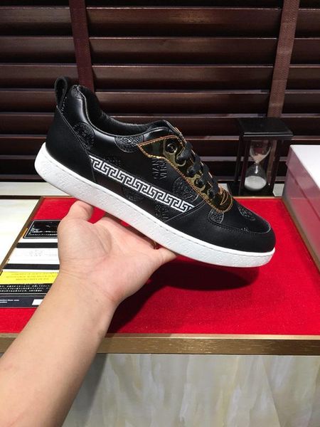 2020-2019q limited edition leather men's casual shoes, fashion wild sports low-shoes, original packaging shoe box, size: 38-44
2020-2019q limited edition leather men's casual shoes, fashion wild sports low-shoes, original packaging shoe box, size: 38-44