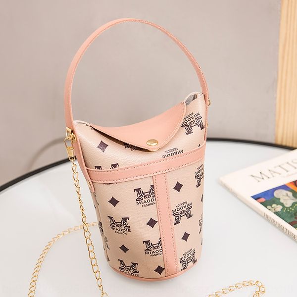2020 women mobile phone printed mobile phone single shoulder lady inclined span small bucket bag mini chain presbyopic bag
2020 women mobile phone printed mobile phone single shoulder lady inclined span small bucket bag mini chain presbyopic bag