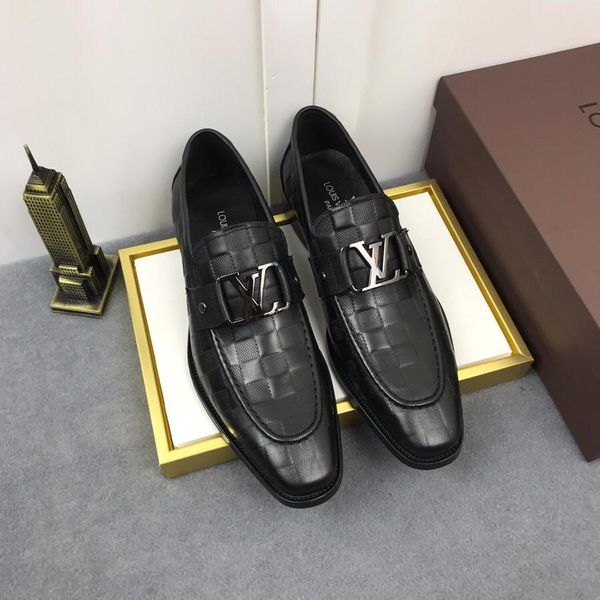 2020-2019y limited edition custom leather men's business shoes, fashion wild sports shoes, original packaging shoe box, size: 38-44
2020-2019y limited edition custom leather men's business shoes, fashion wild sports shoes, original packaging shoe box, size: 38-44