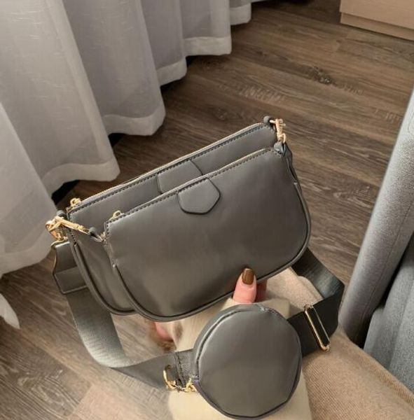 Women Shoulder Bags New Fashion Composite Bag High Quality Leather Handbags More Collocation
Women Shoulder Bags New Fashion Composite Bag High Quality Leather Handbags More Collocation