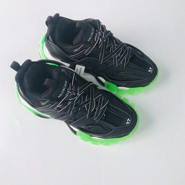 20203 designer to create casual and comfortable all-match sports shoes, travel shoes outsole non-slip design with original box delivery, Black
20203 designer to create casual and comfortable all-match sports shoes, travel shoes outsole non-slip design with original box delivery, Black
