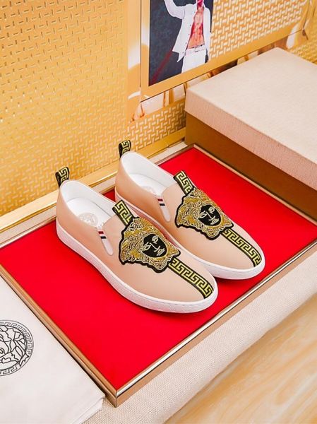2019b limited edition men's casual tide shoes, sports wild leather low-shoes, original packaging shoe box delivery 38-45, Black
2019b limited edition men's casual tide shoes, sports wild leather low-shoes, original packaging shoe box delivery 38-45, Black