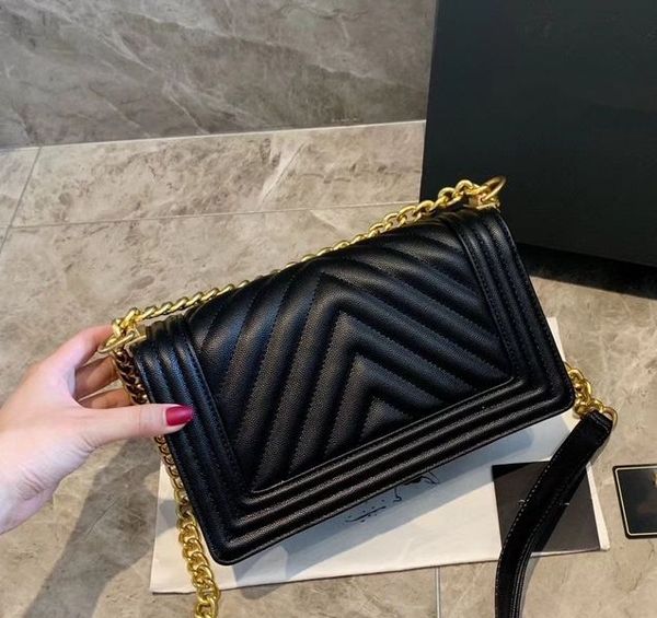 new pu классический кожа черного золота серебра цепи свободная перевозка груза горячее надувательство в розницу новые сумки сумки плеча сумк
new pu классический кожа черного золота серебра цепи свободная перевозка груза горячее надувательство в розницу новые сумки сумки плеча сумк