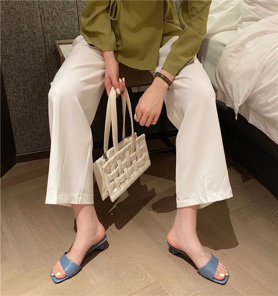 shoes ladies' slippers mules for women 2020 med luxury slides pantofle designer new summer basic square heel rome rubber fabric, Black 
shoes ladies' slippers mules for women 2020 med luxury slides pantofle designer new summer basic square heel rome rubber fabric, Black