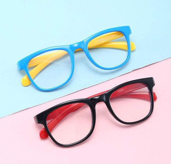 new arrivel boy girl anti-radiation children's anti-blue light glasses flat mirror silicone goggles, White;black
new arrivel boy girl anti-radiation children's anti-blue light glasses flat mirror silicone goggles, White;black