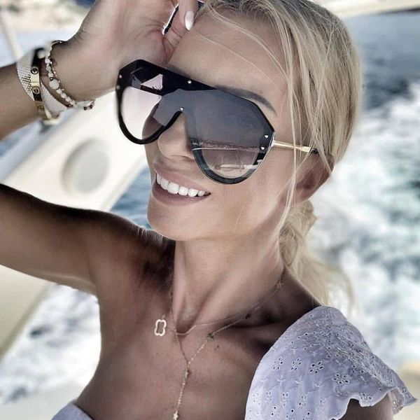 qpeclou new fashion one piece sunglasses women brand designer oversized square sun glasses men big frame plastic shades mirrors, White;black
qpeclou new fashion one piece sunglasses women brand designer oversized square sun glasses men big frame plastic shades mirrors, White;black