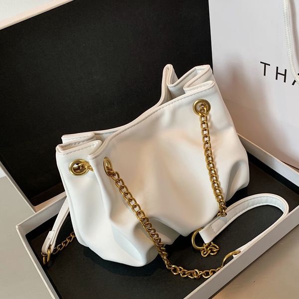 сплошной цвета плиссированной кожи pu crossbody сумка для 2020 chain design плечи женских сумок моды дама сумка tote
сплошной цвета плиссированной кожи pu crossbody сумка для 2020 chain design плечи женских сумок моды дама сумка tote