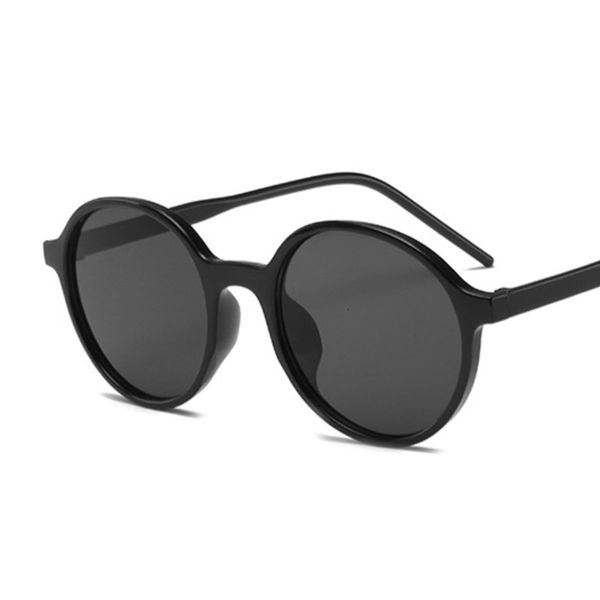 2020 luxury sunglasses women classic gradient brand big frame sun glasses female vintage round sunglass goggles uv400, White;black
2020 luxury sunglasses women classic gradient brand big frame sun glasses female vintage round sunglass goggles uv400, White;black